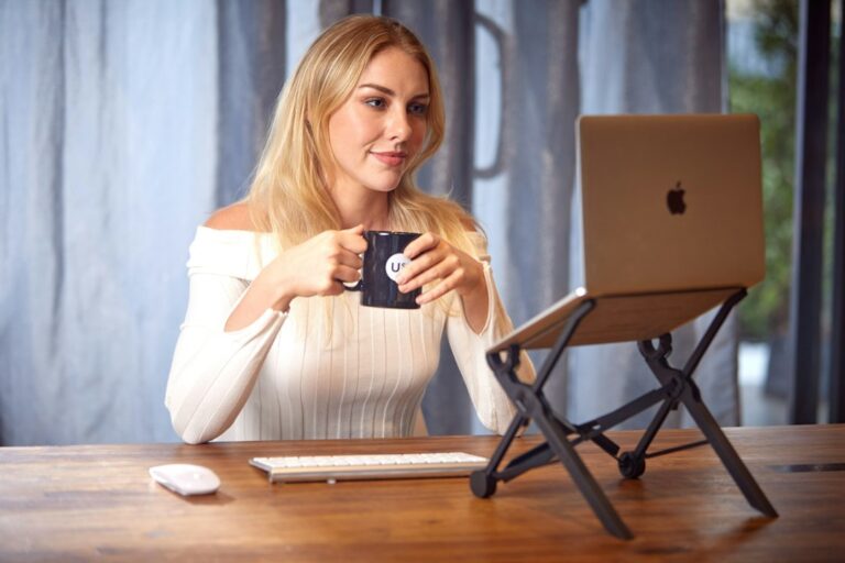 A Comprehensive Guide to Laptop Stands and Their Benefits